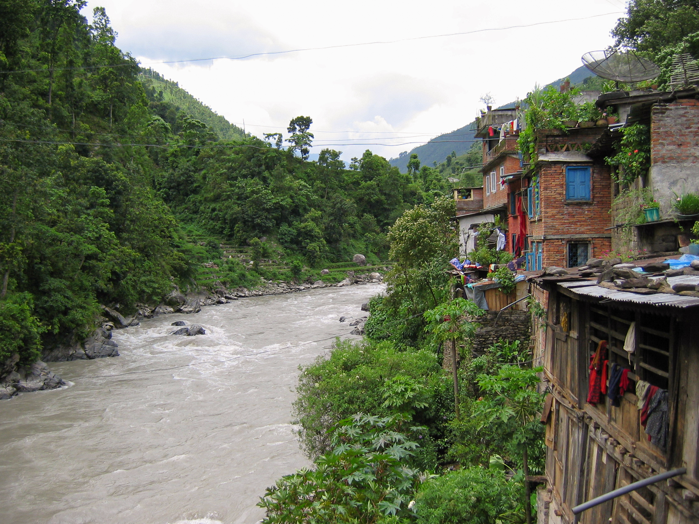 Kathmandu to Lhasa overland - Day 1 - Bahrabise - houses on the Sunkoshi River