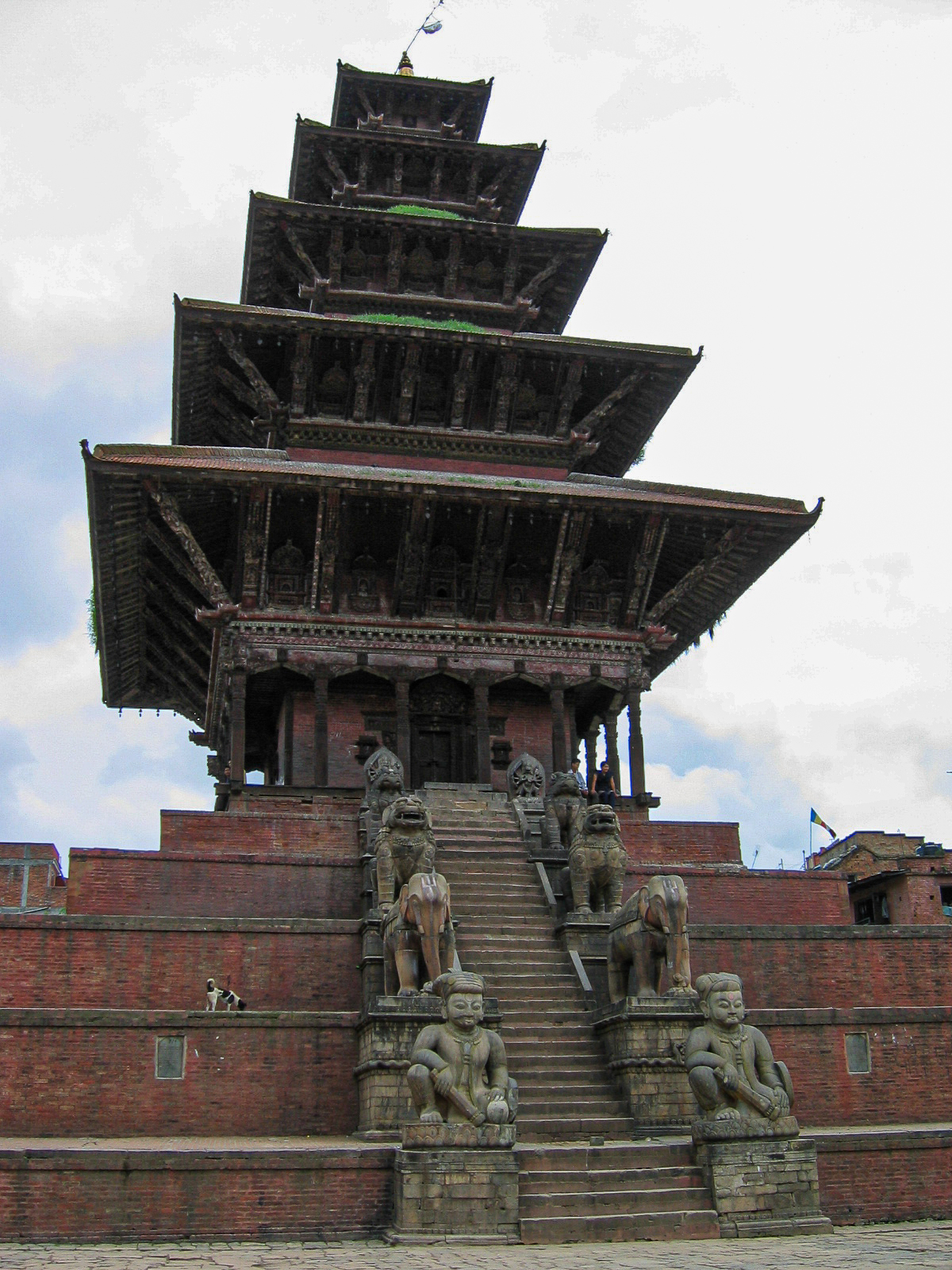 Nepal - Bhaktapur -Taumadhi Square - Nyatapola Temple