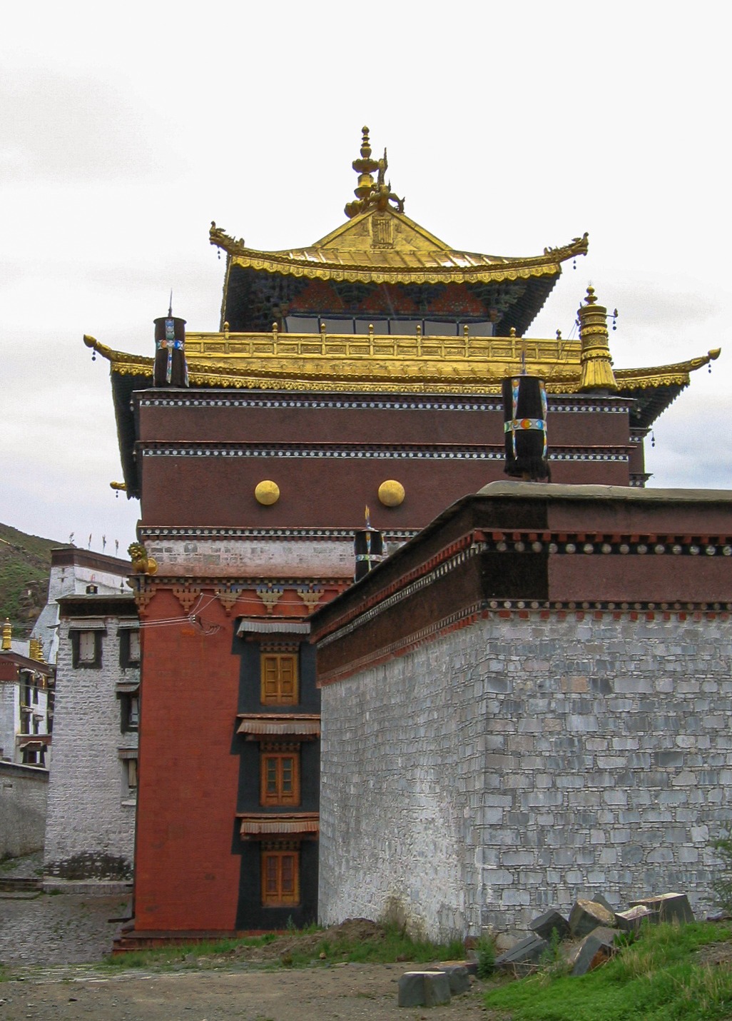 Tashilhunpo Monastery - Gold-roofed temple. Xigatse. Tibet.