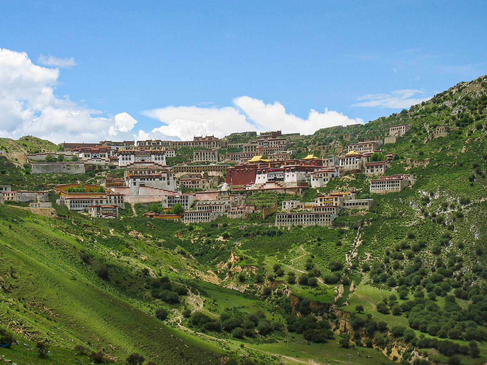 Ganden Monastery in its full glory