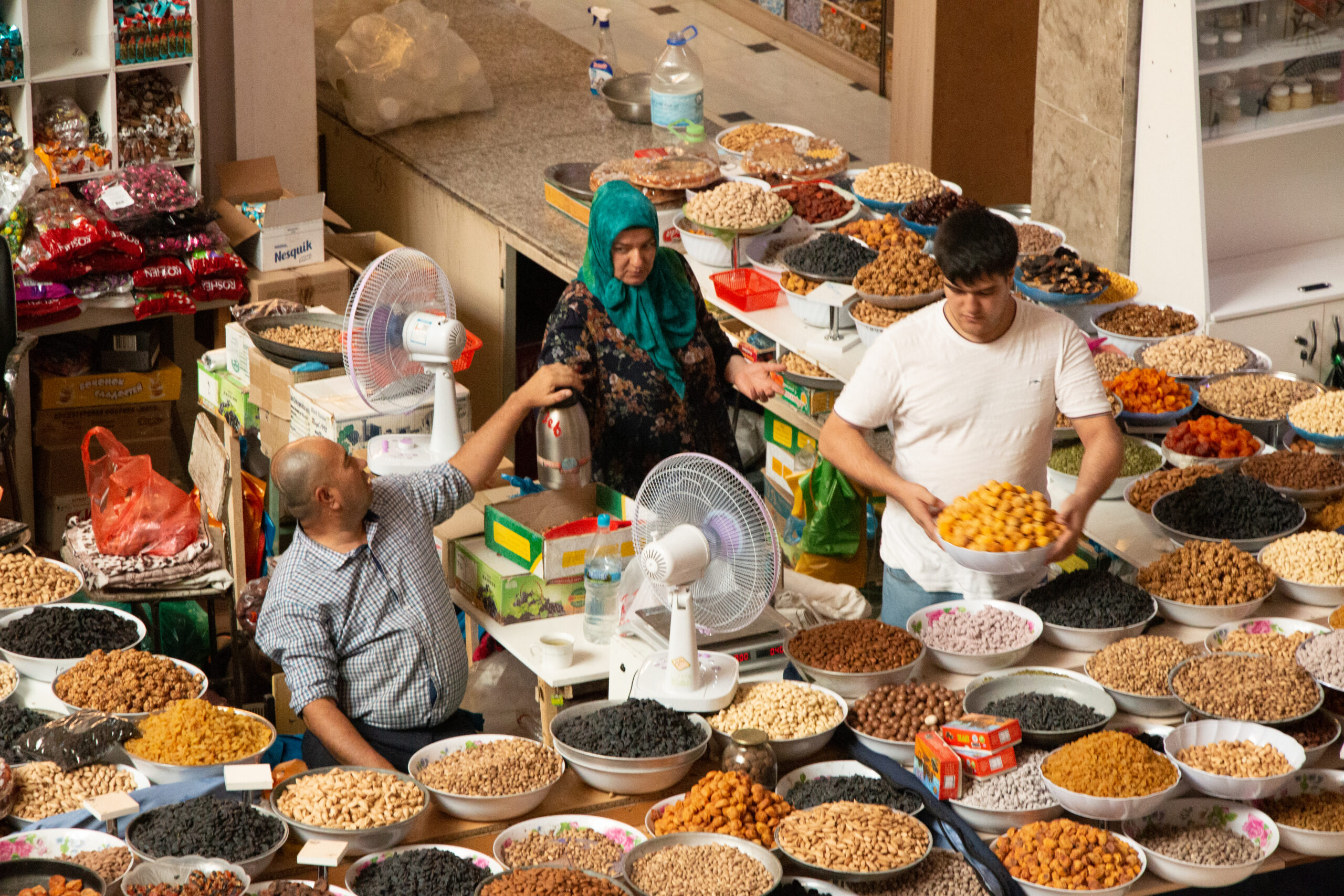 Dushanbe - Enjoying the chat at Mehrgon Market