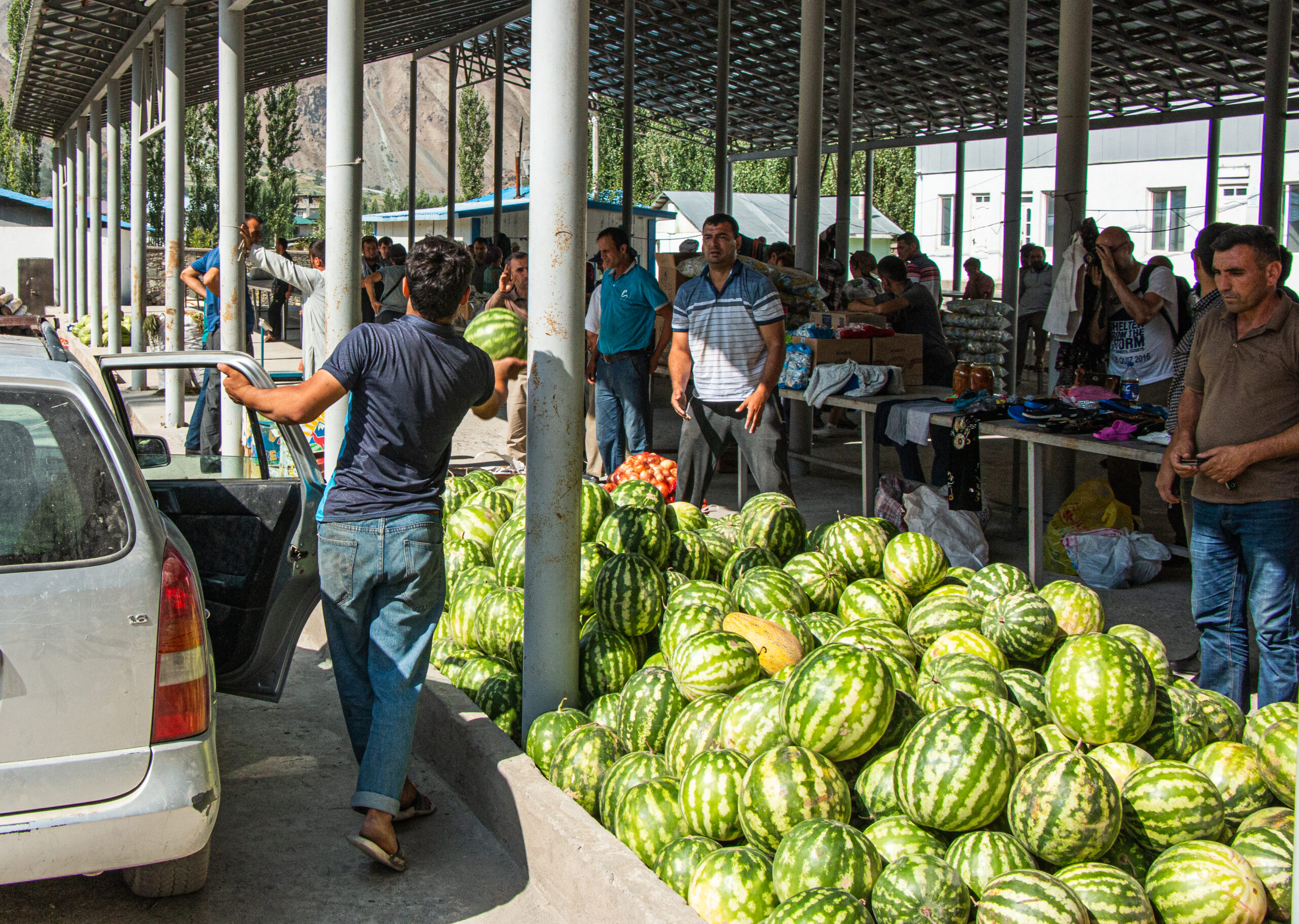 Tajikistan - Ruzvat Market - Melons for sale