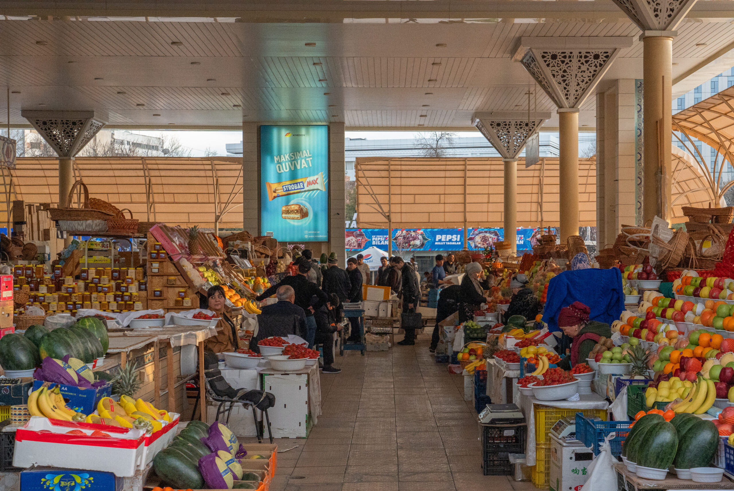 Tashkent - inside Chorsu Bazaar