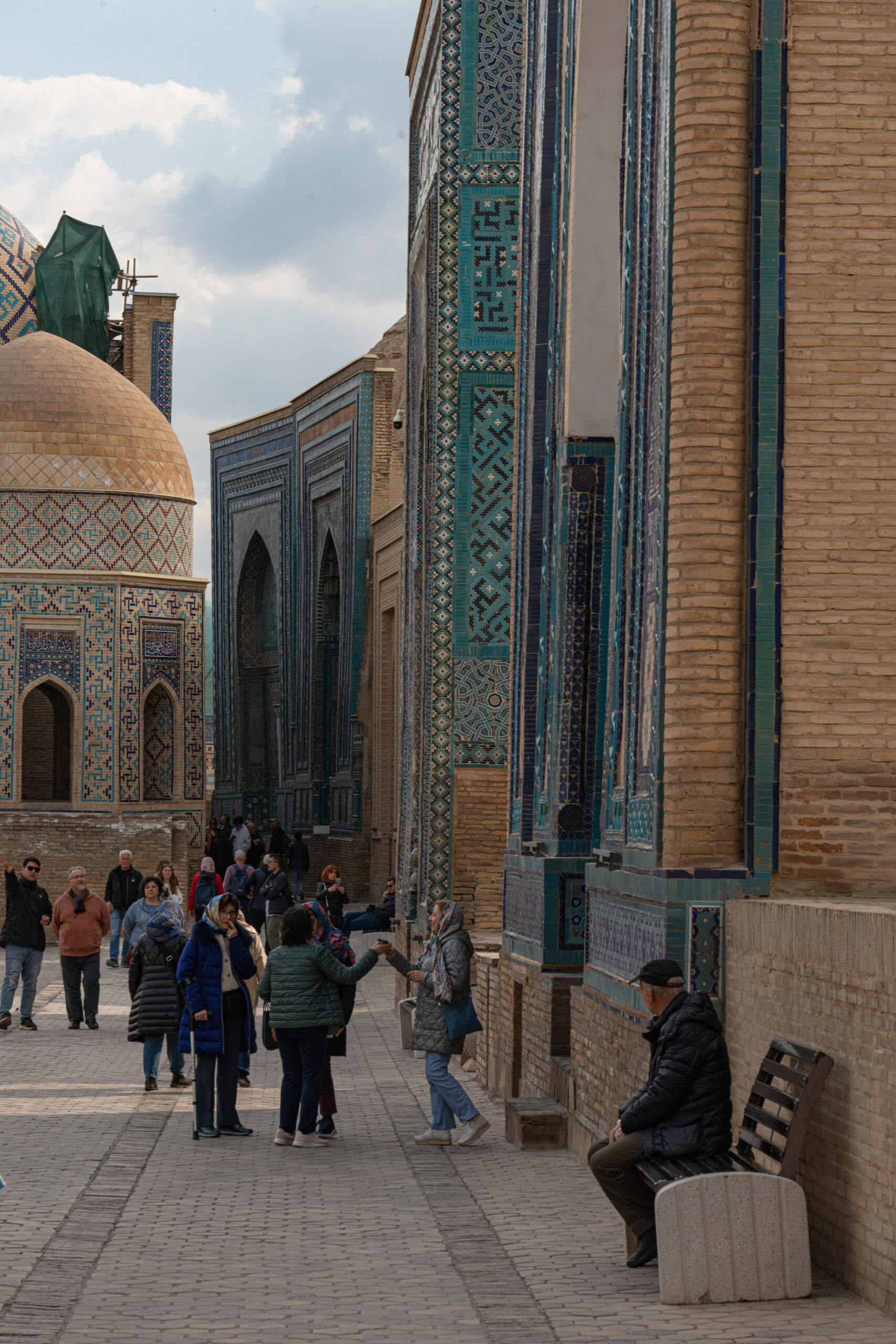 Smarkand - Shah-i-Zinda - the narrow pathway through the mausoleums