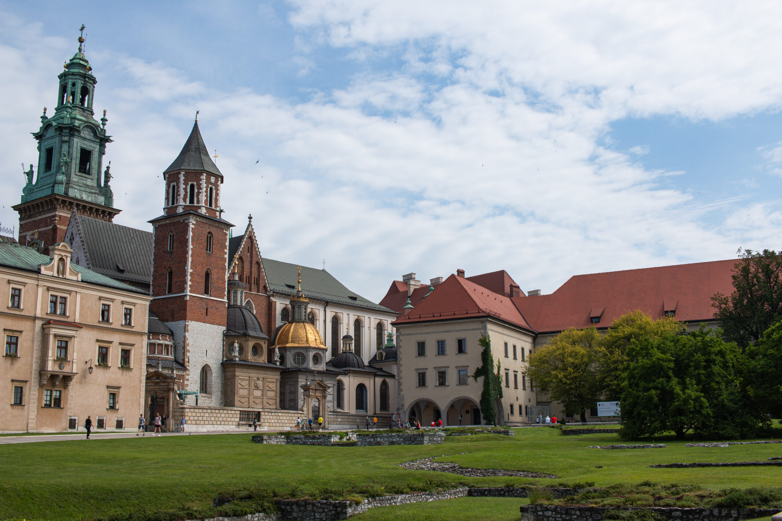 Poland - Krakov - Wawel Castle facing the river