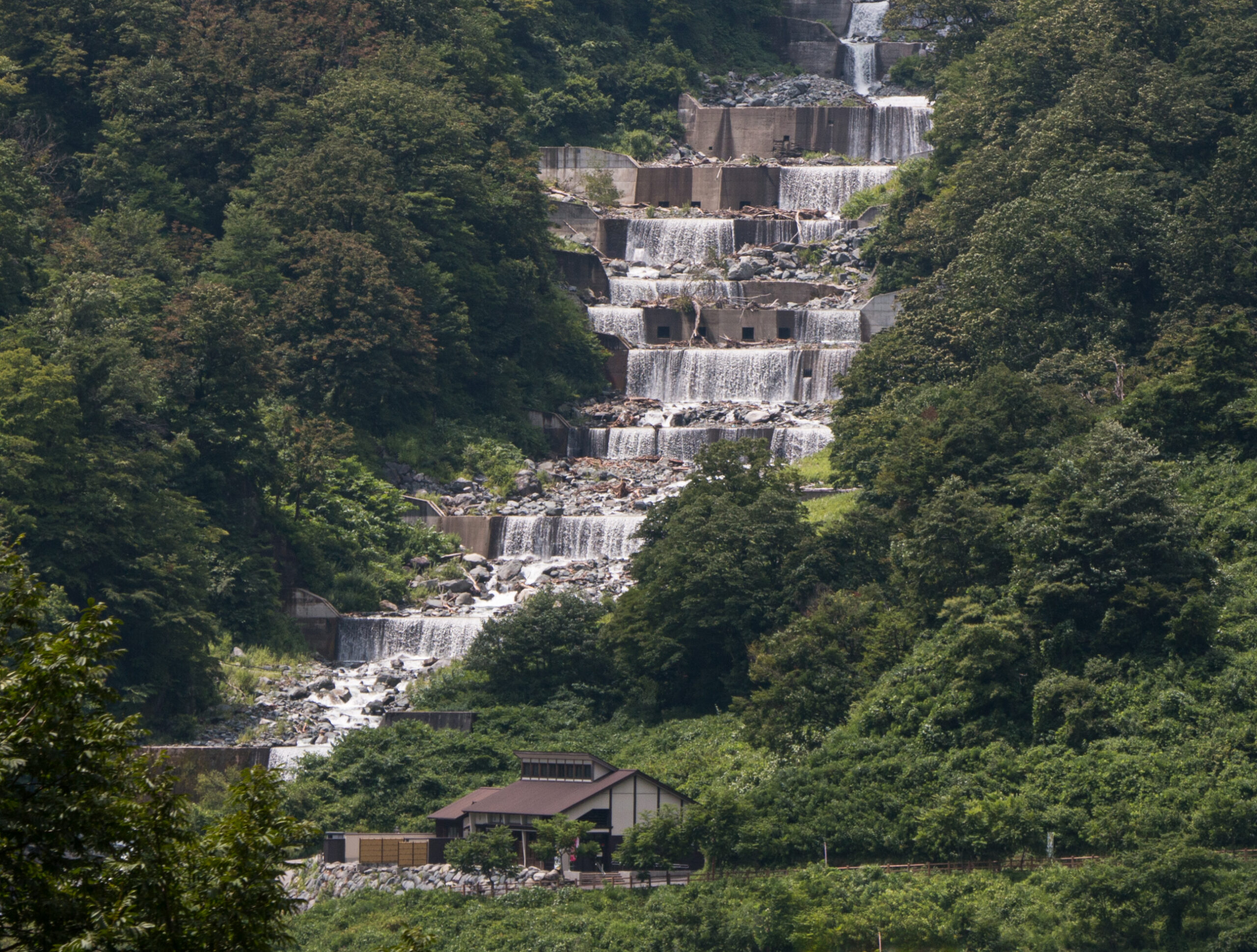 Japan - Kurobe Gorge - Guided waterfalls