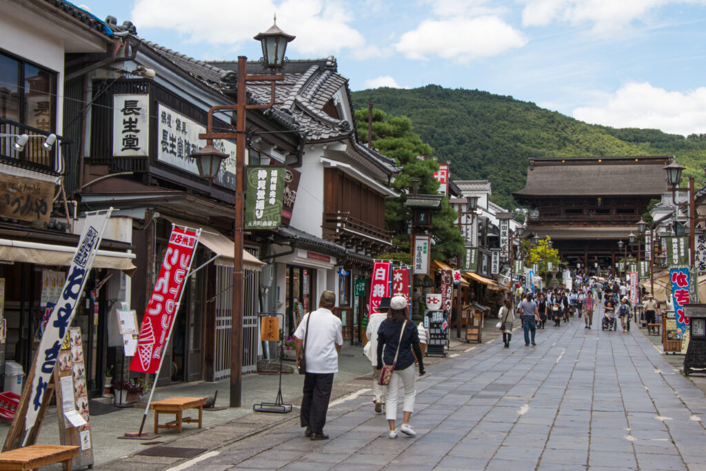 Japan - Nagano - The way to Sanmon Gate - Zenkoji