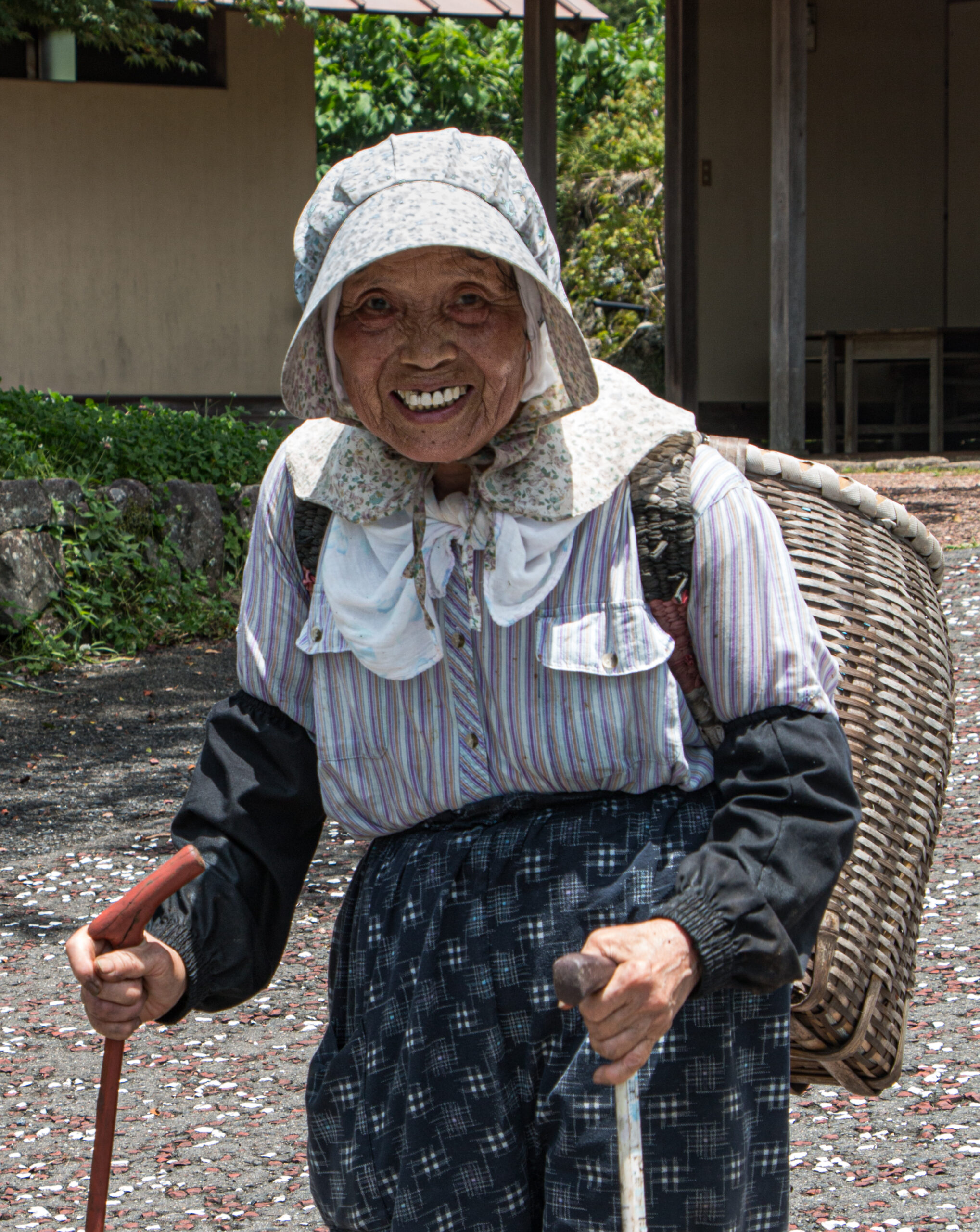 Japan - The Nakasendo Trail - Magome to Tsumago - Warm greetings 