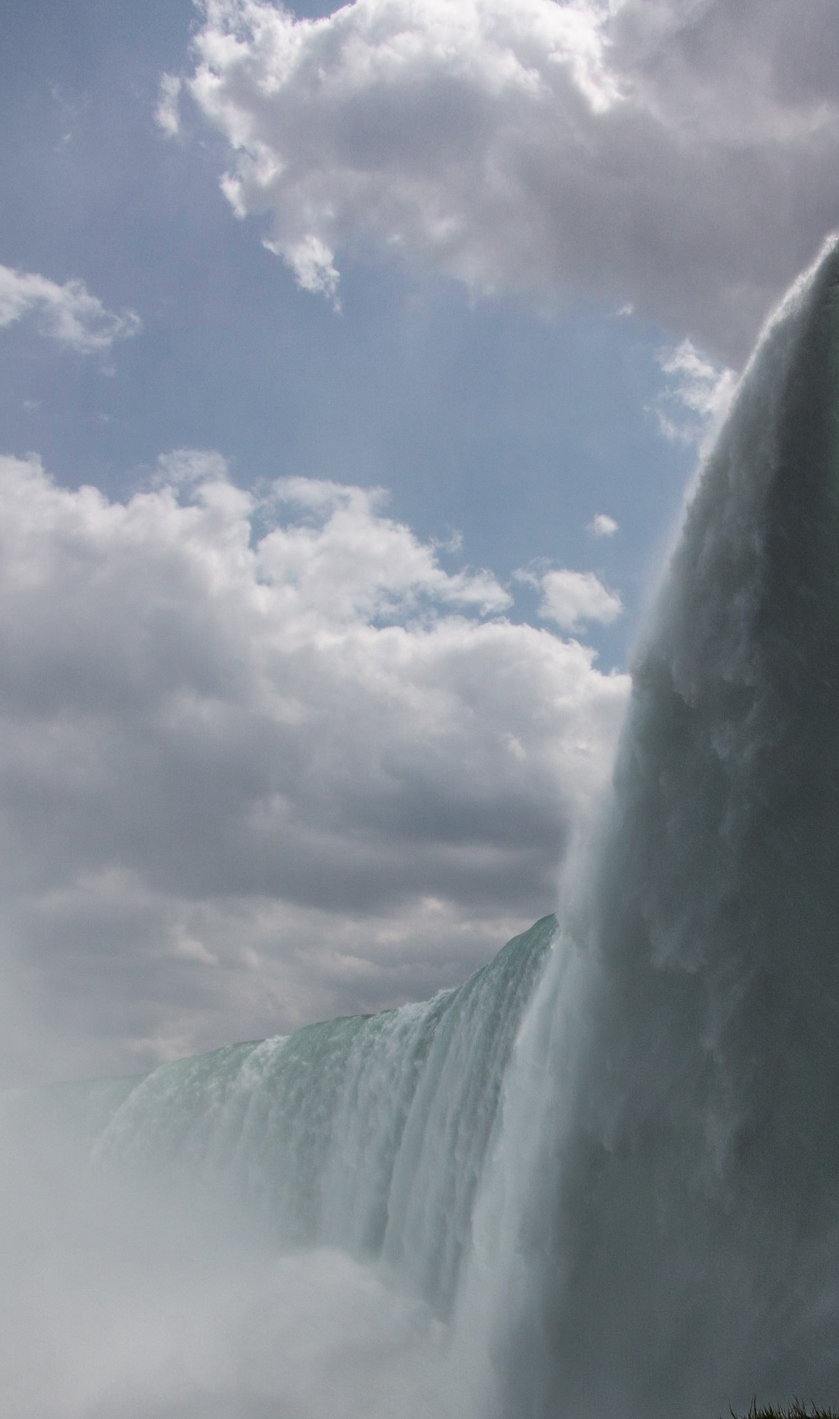 Niagara - feel and hear the rush!