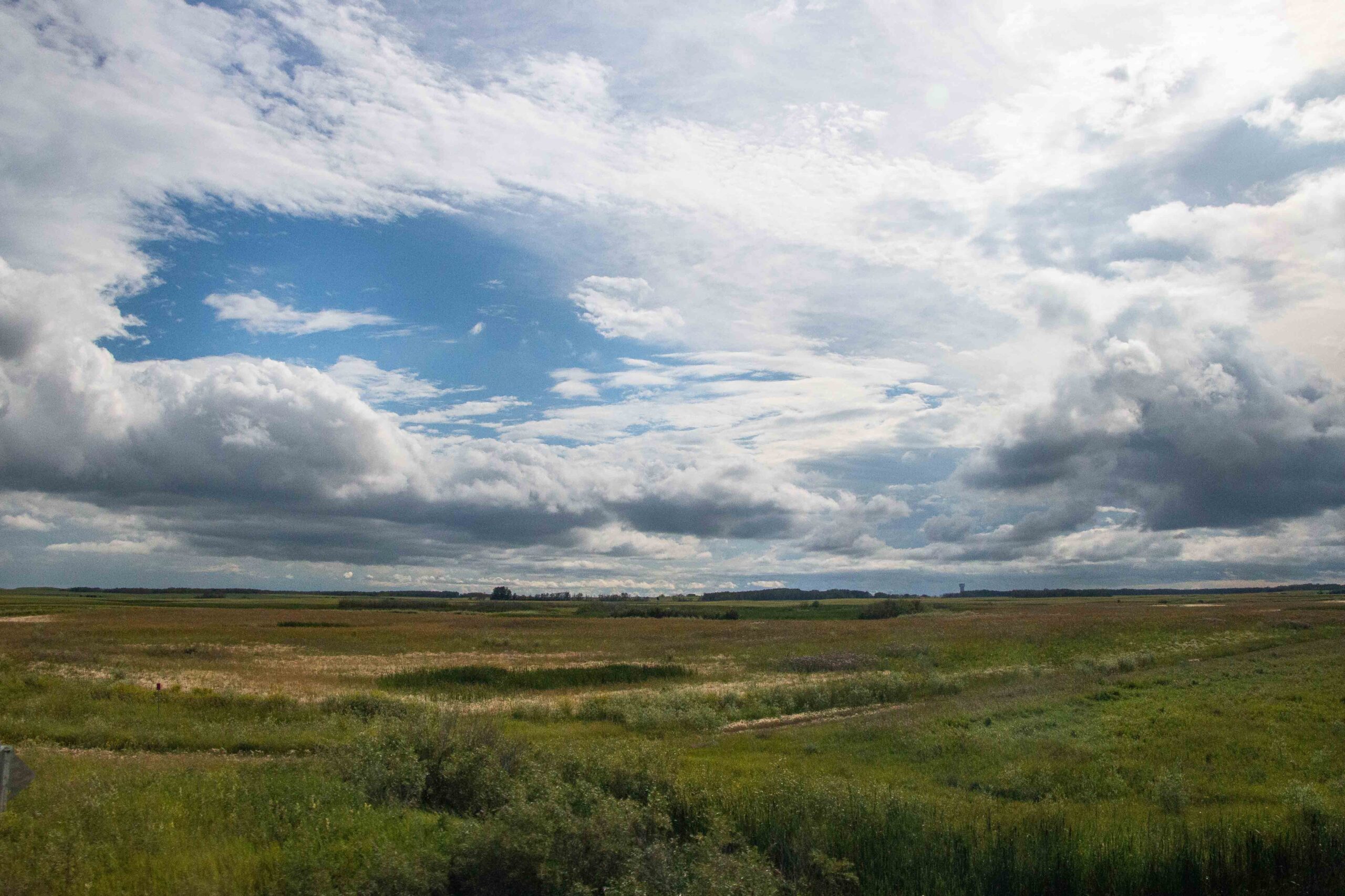 Winniped to Edmonton - Prairies and hypnotic skies
