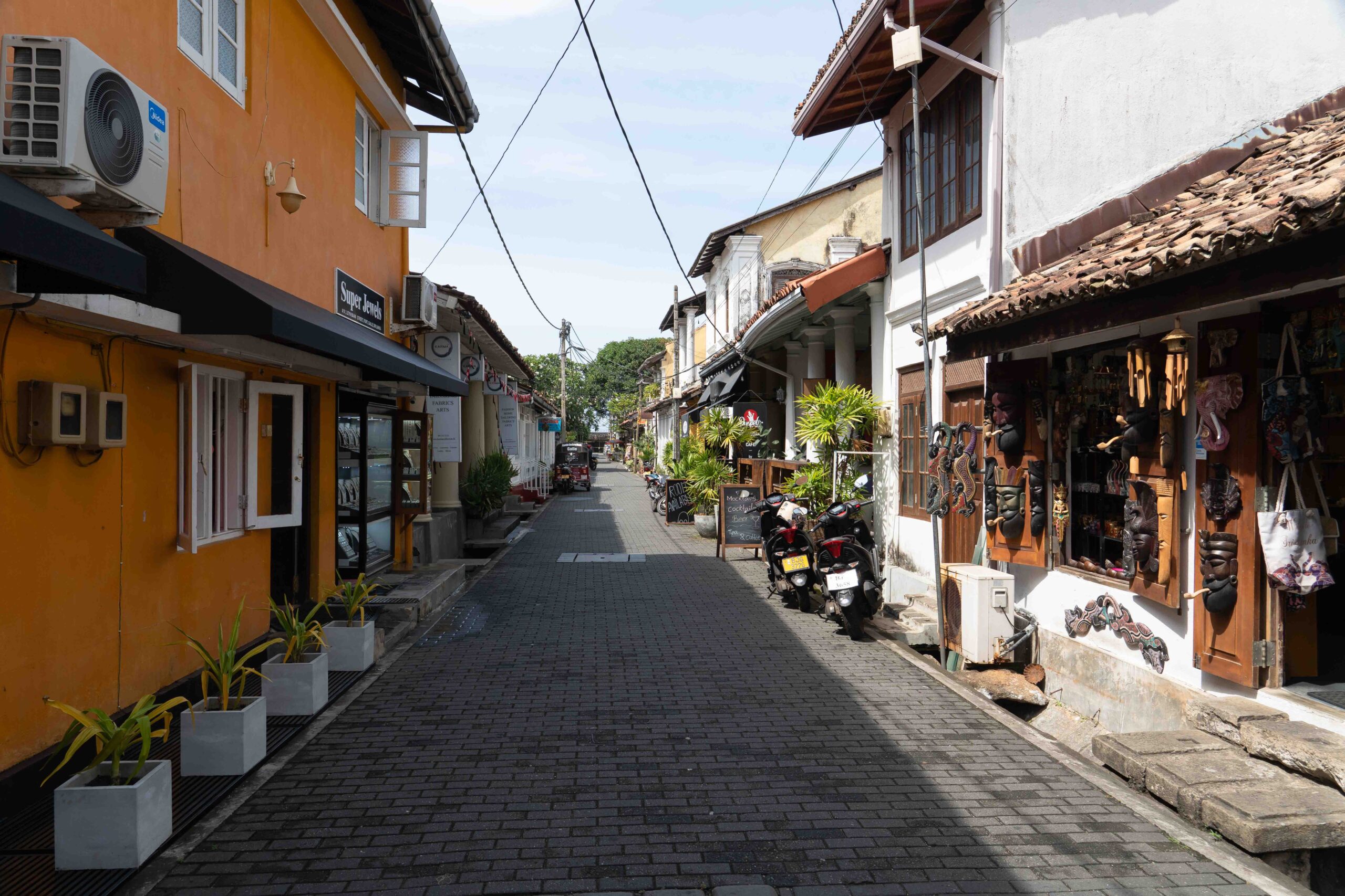 Wandering around the streets of Galle